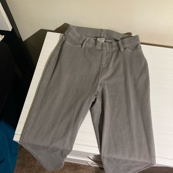 Capris - Picture 2 of 2